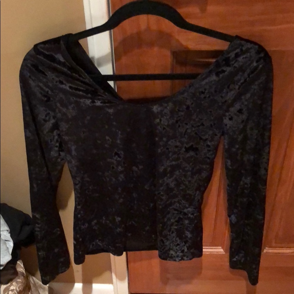 Brand new velour top